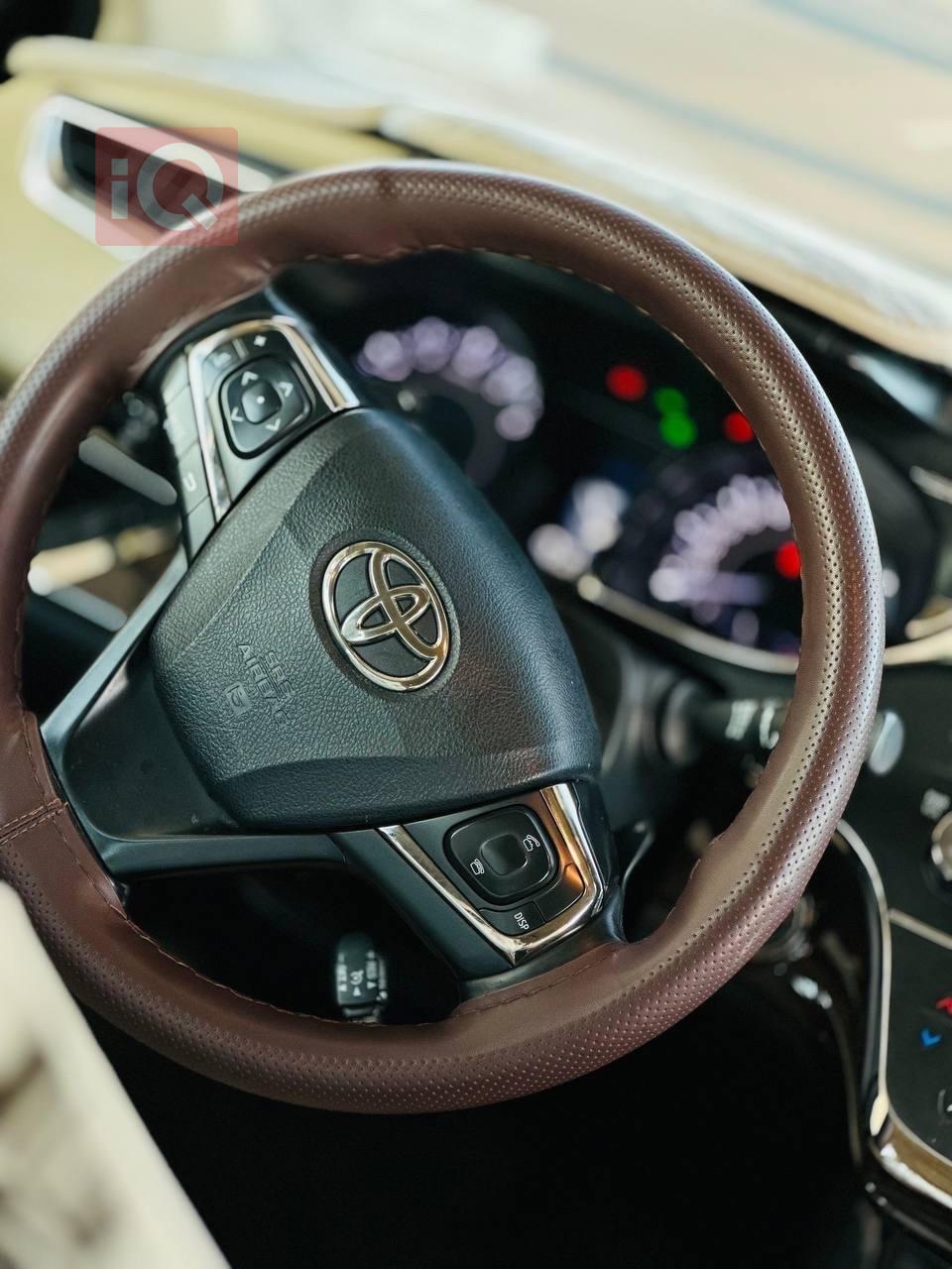 تويوتا أفالون